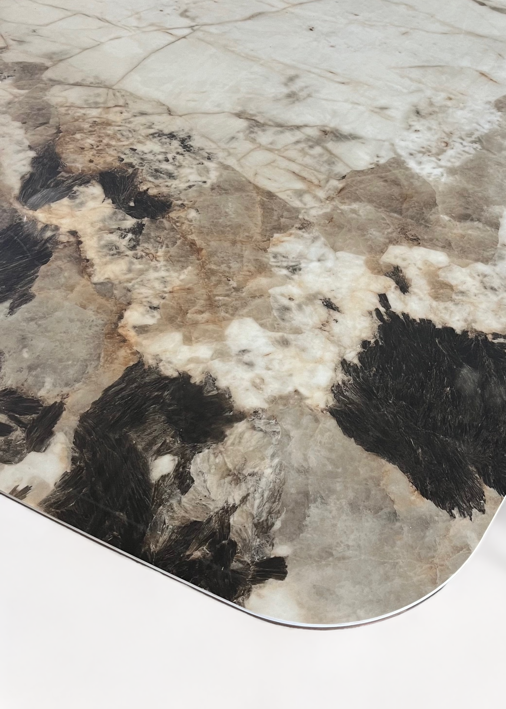 MORIKO walnut coffee table with patterned ceramic top