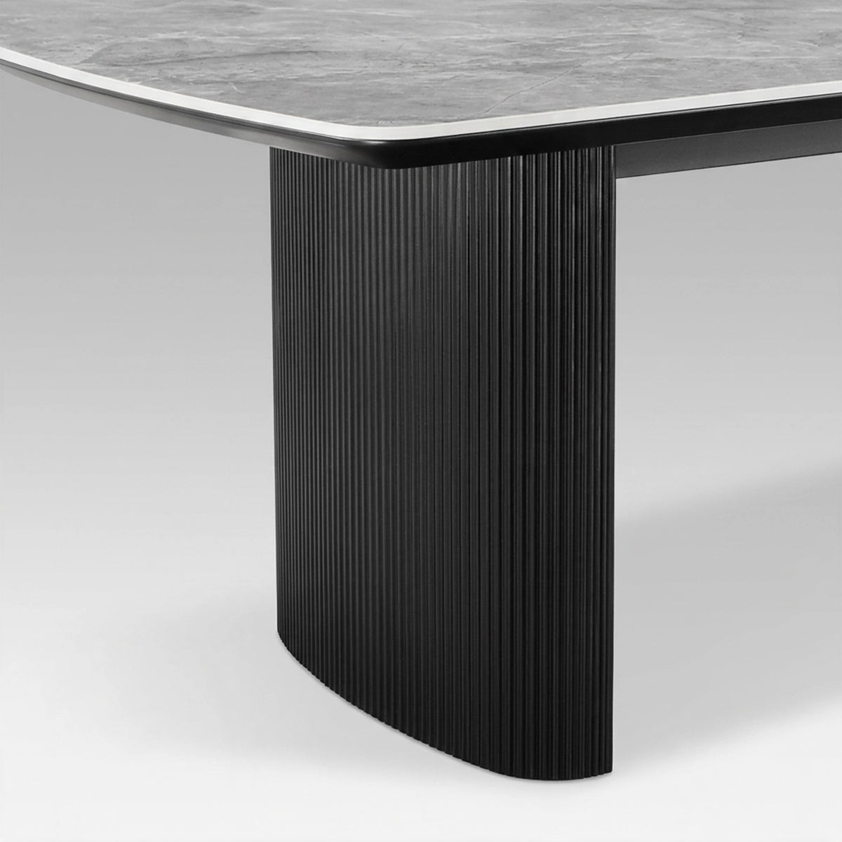 Aden dining table with ribbed black legs